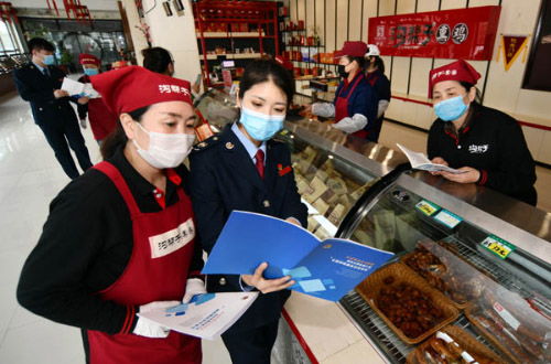 遼寧稅務創(chuàng)新服務 線上宣傳與線下服務融合，美甲服務點亮稅收宣傳月新模式