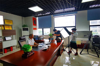 獻禮百年榮光 企業(yè)拍攝建團100周年宣傳片的策略與執(zhí)行指南